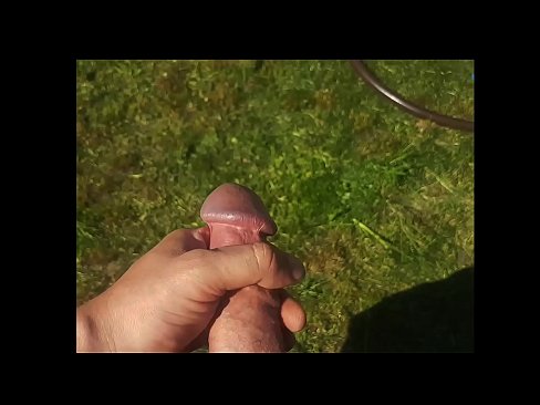 ❤️ Heit týpa lætur bleiku kisuna sína helvíti og kemur með sprautu í sumargarði Anal klám á is.classicmebel21.ru